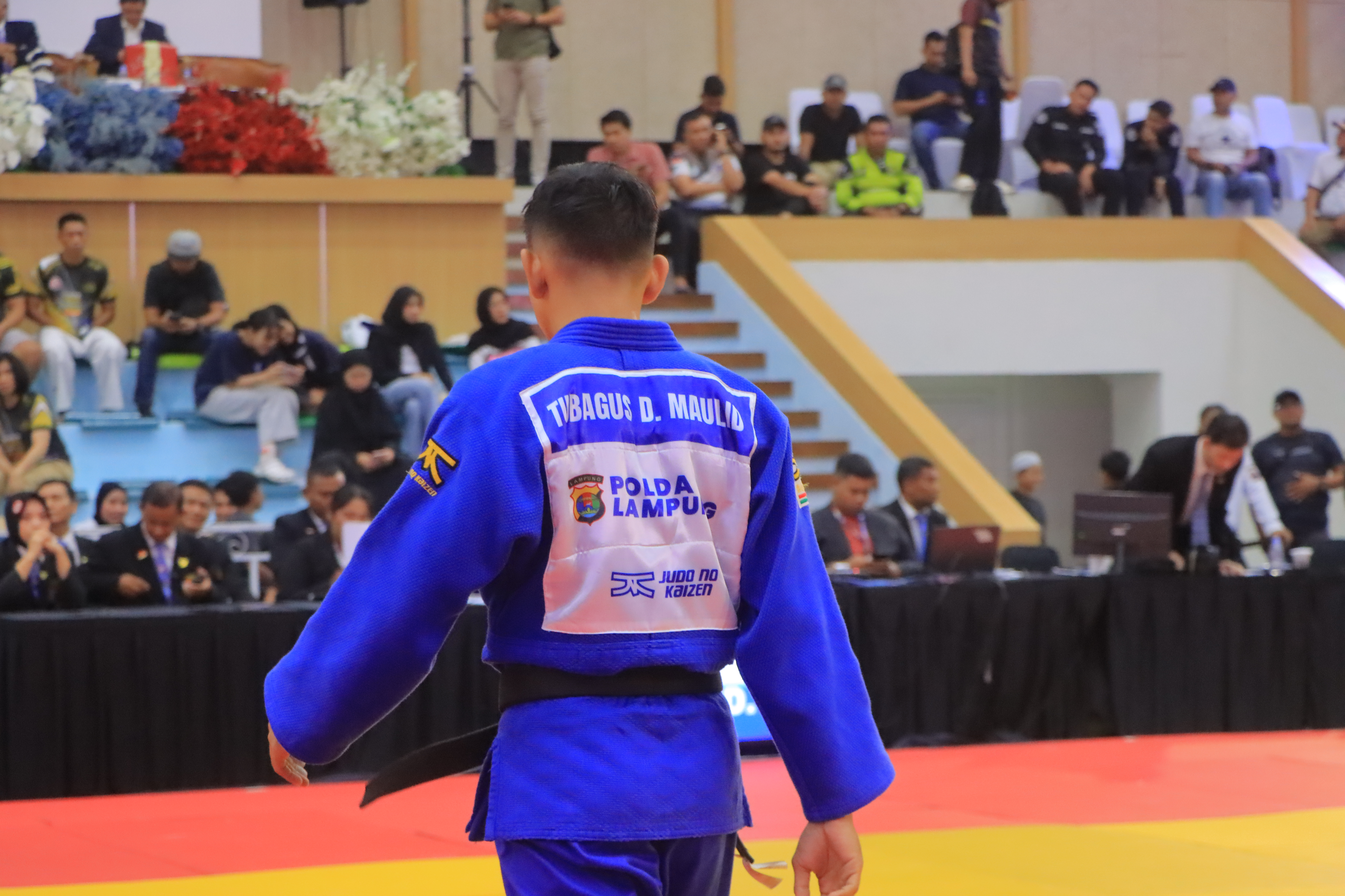 Atlet JNK berjalan menuju tatami saat Kejurnas
